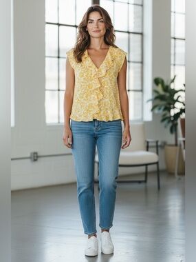 Eddie Bauer Yellow Floral Ruffle V-Neck Sleeveless Blouse Small